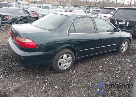 2000 Honda Accord 3.0 Ex from USA, damaged, VIN 1HGCG1659YA006761